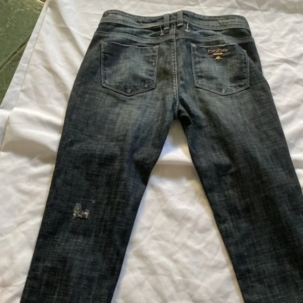 Capris BEBE jeans 👖 real nice size 27